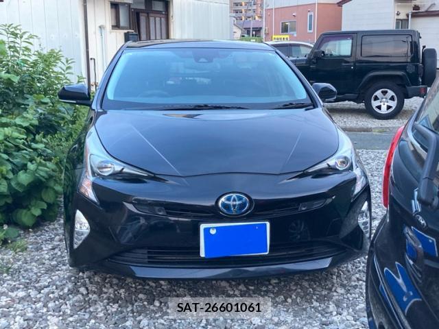Toyota PRIUS 2017-11 8328893-1