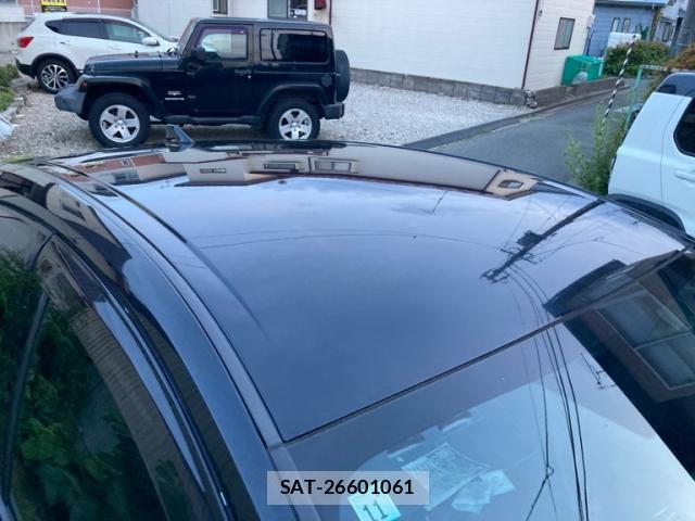 Toyota PRIUS 2017-11 8328893-11