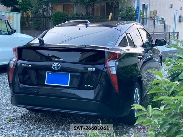 Toyota PRIUS 2017-11 8328893-13