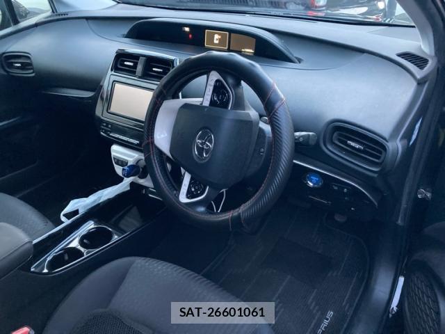 Toyota PRIUS 2017-11 8328893-15