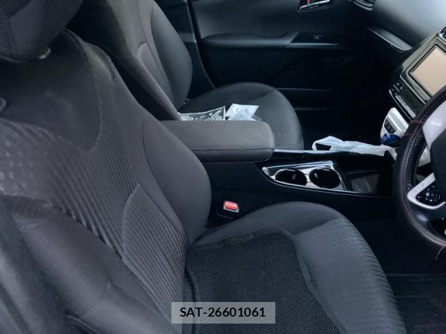 Toyota PRIUS 2017-11 8328893-16