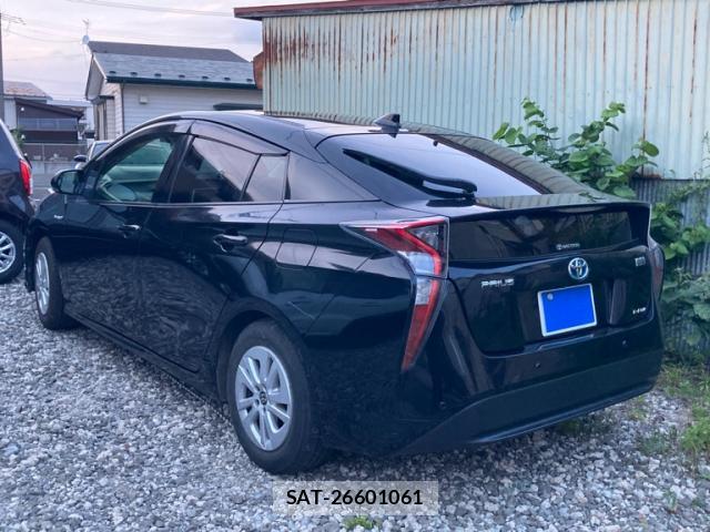 Toyota PRIUS 2017-11 8328893-2