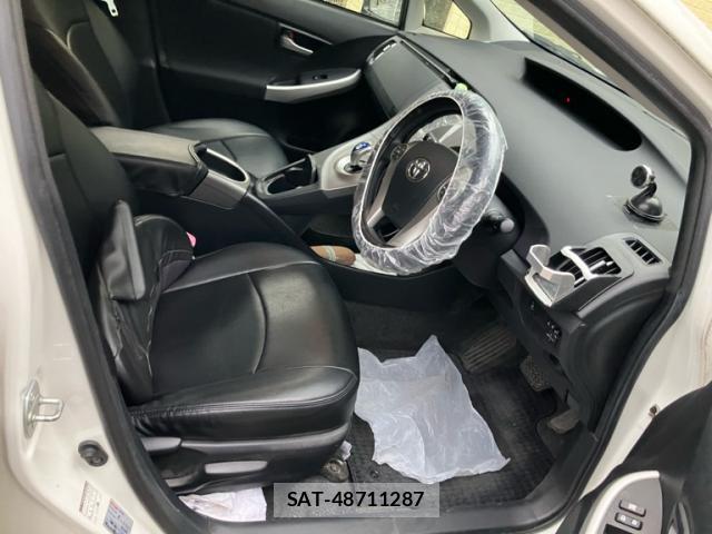 Toyota PRIUS 2013-09 8328904-2