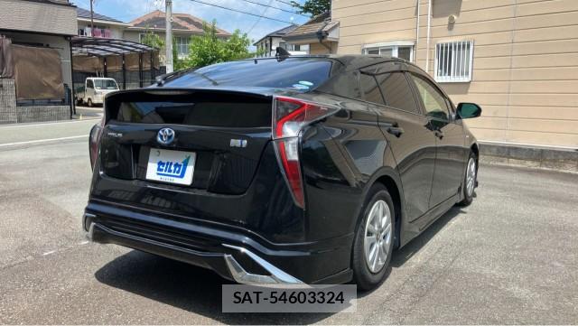 Toyota PRIUS 2016-08 8329261-12