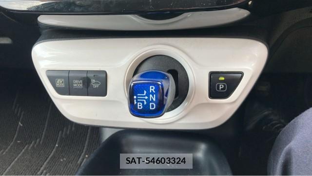 Toyota PRIUS 2016-08 8329261-14