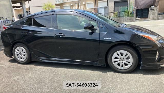 Toyota PRIUS 2016-08 8329261-3