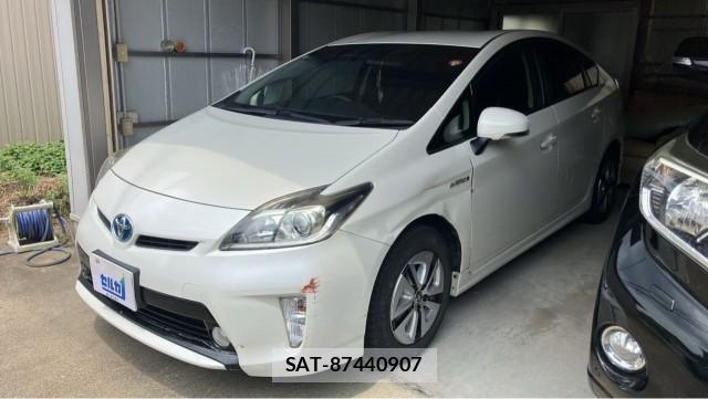 Toyota PRIUS 2015-02 8329306-0