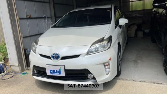 Toyota PRIUS 2015-02 8329306-9