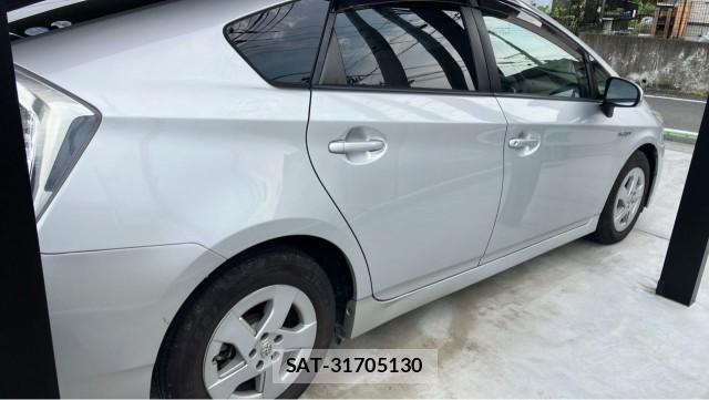Toyota PRIUS 2010-11 8329321-10
