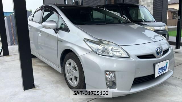 Toyota PRIUS 2010-11 8329321-11