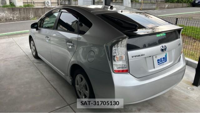 Toyota PRIUS 2010-11 8329321-12