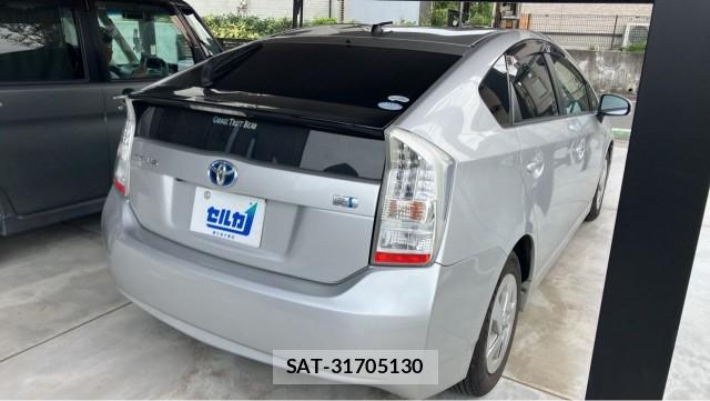 Toyota PRIUS 2010-11 8329321-13