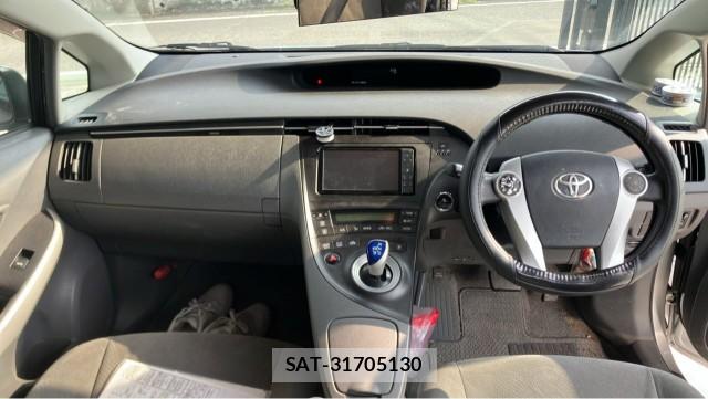 Toyota PRIUS 2010-11 8329321-2