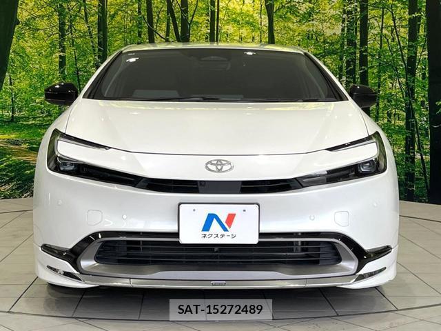 Toyota PRIUS 2023-04 8329392-13