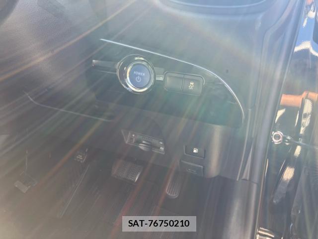 Toyota PRIUS 2016-10 8329399-14