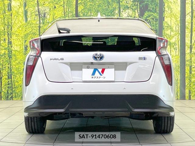 Toyota PRIUS 2017-04 8329470-14