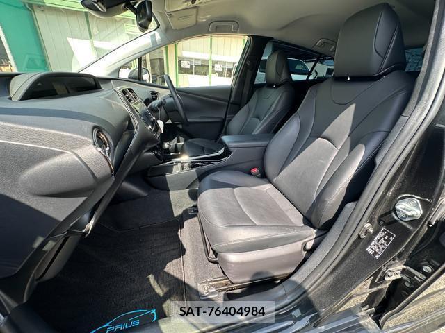 Toyota PRIUS 2022-11 8329652-12