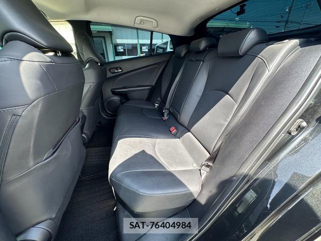 Toyota PRIUS 2022-11 8329652-13