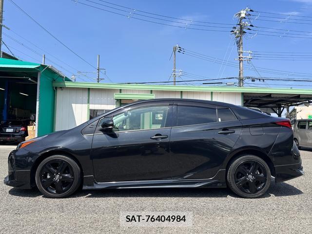 Toyota PRIUS 2022-11 8329652-4