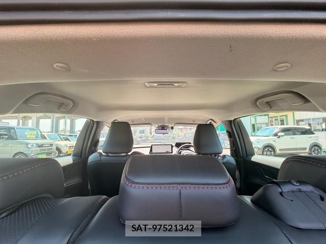 Toyota PRIUS 2025-10 8329653-11