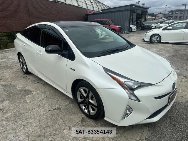 Toyota PRIUS 2018-11 8329713-13