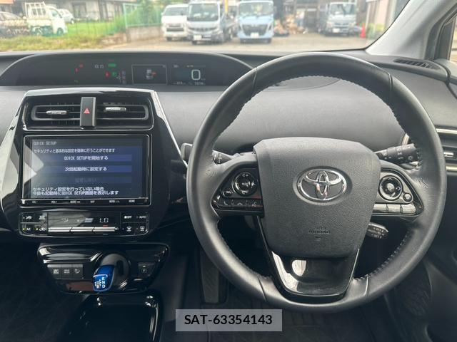 Toyota PRIUS 2018-11 8329713-2