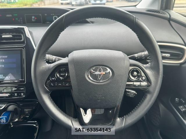 Toyota PRIUS 2018-11 8329713-3