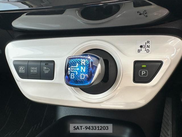 Toyota PRIUS 2016-03 8329717-11