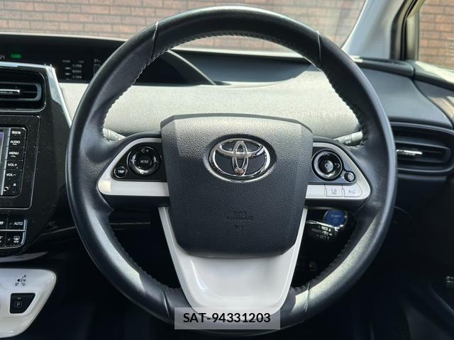 Toyota PRIUS 2016-03 8329717-4