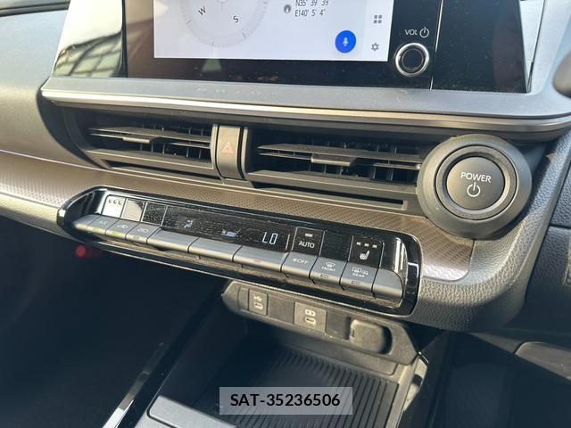 Toyota PRIUS 2023-06 8329722-11