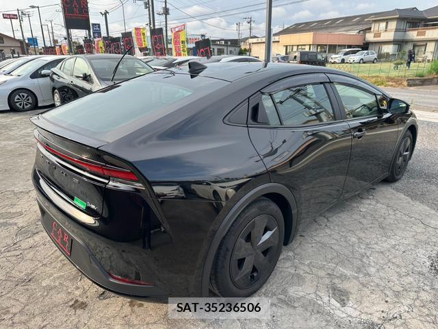 Toyota PRIUS 2023-06 8329722-16