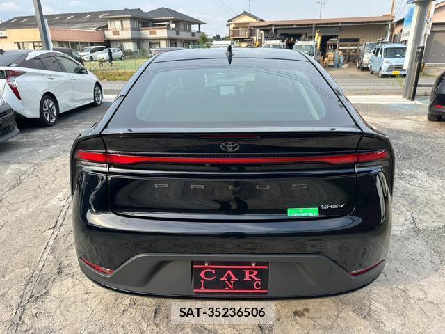 Toyota PRIUS 2023-06 8329722-17