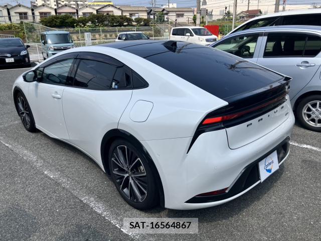 Toyota PRIUS 2023-03 8329776-1