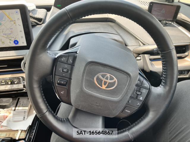 Toyota PRIUS 2023-03 8329776-3