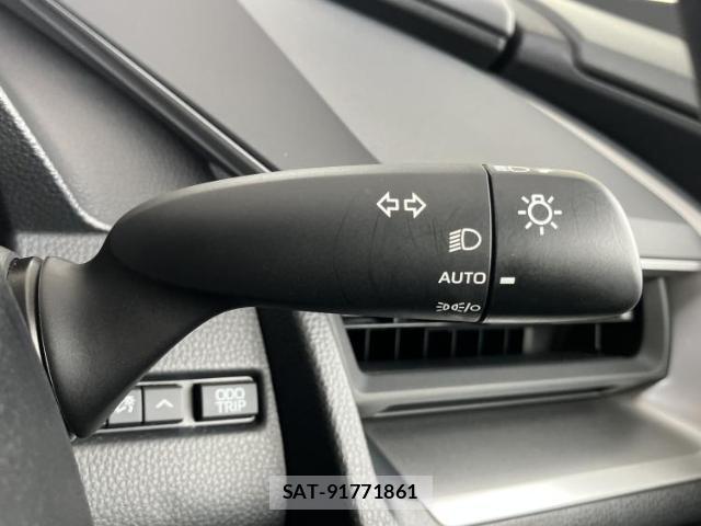 Toyota PRIUS 2023-08 8329815-15