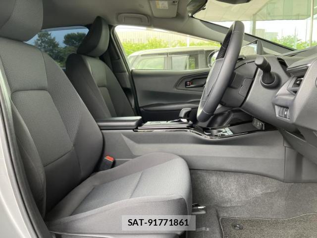 Toyota PRIUS 2023-08 8329815-3