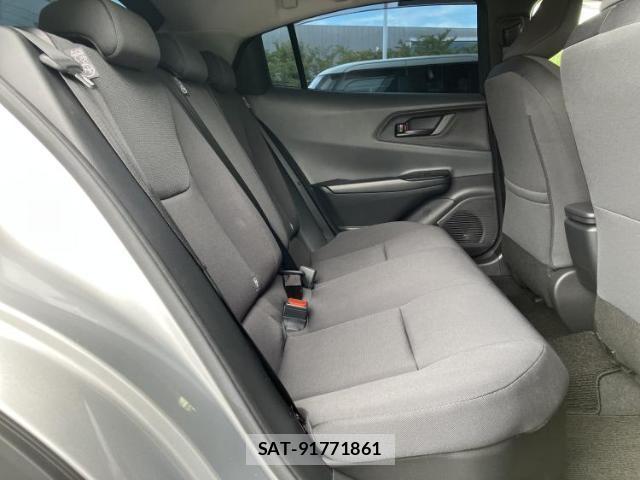 Toyota PRIUS 2023-08 8329815-4