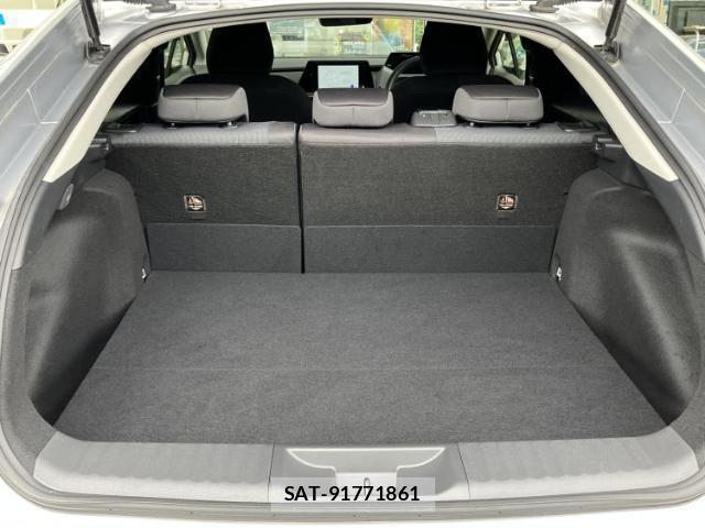 Toyota PRIUS 2023-08 8329815-7