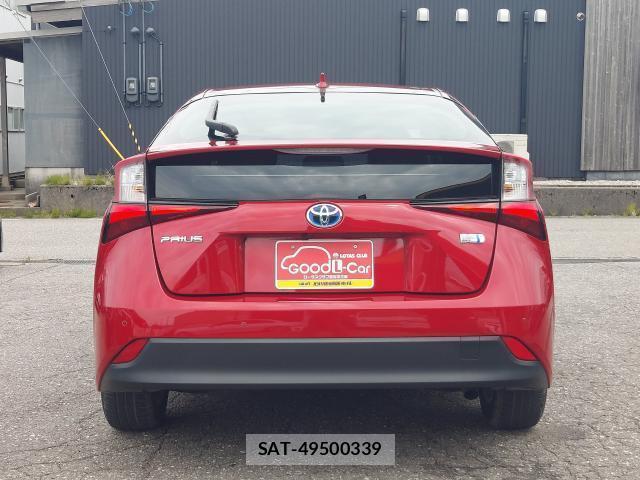 Toyota PRIUS 2022-02 8329894-1