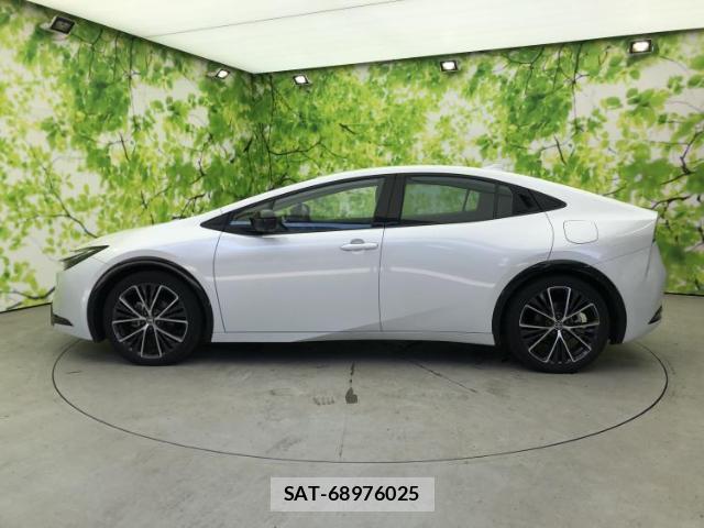 Toyota PRIUS 2025-04 8329963-1
