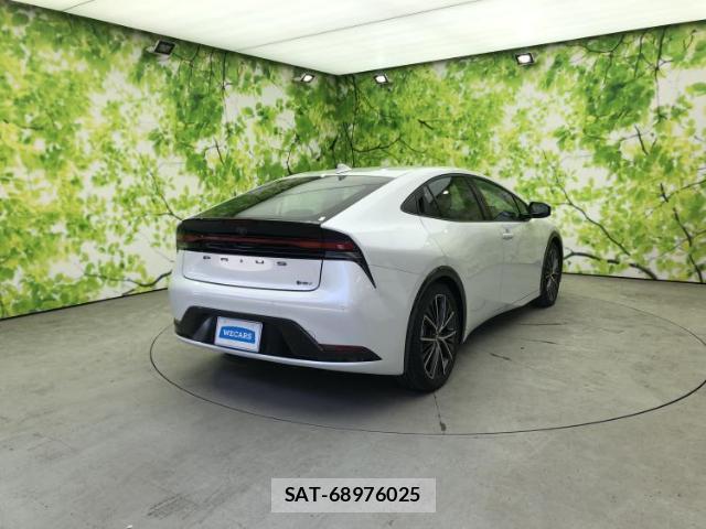Toyota PRIUS 2025-04 8329963-2