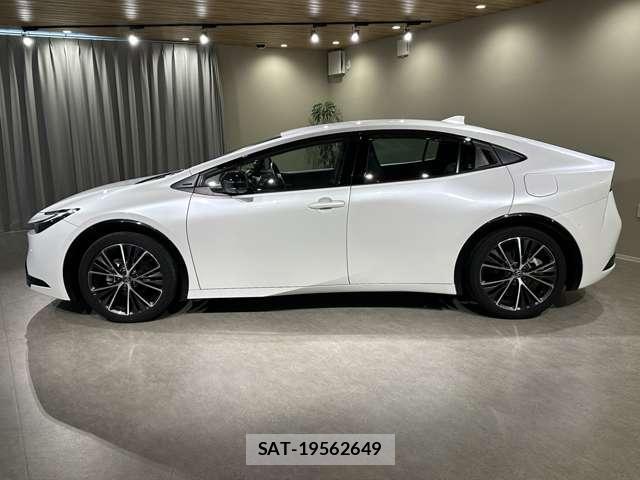 Toyota PRIUS 2023-06 8330200-10