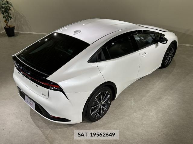 Toyota PRIUS 2023-06 8330200-13