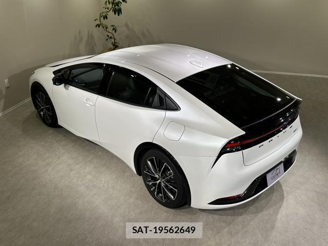 Toyota PRIUS 2023-06 8330200-14