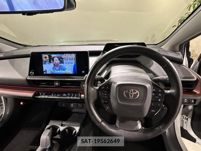 Toyota PRIUS 2023-06 8330200-17