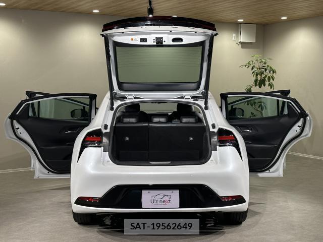 Toyota PRIUS 2023-06 8330200-18