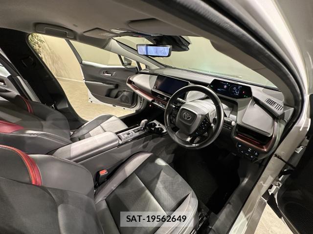 Toyota PRIUS 2023-06 8330200-5