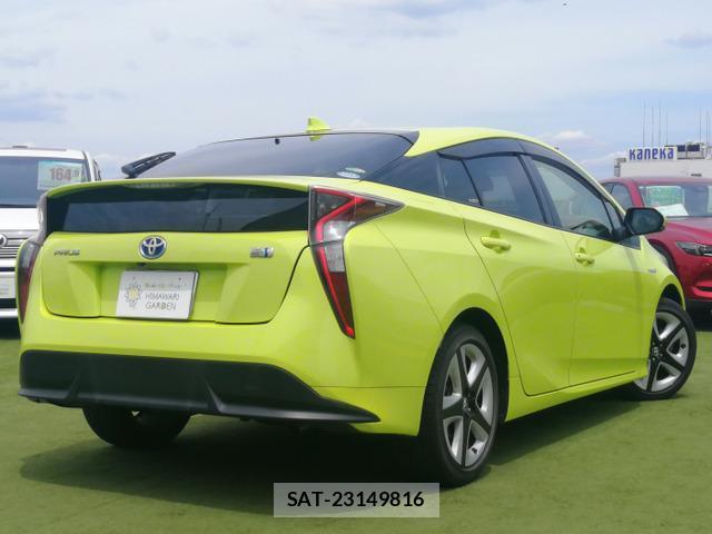 Toyota PRIUS 2016-03 8330315-1