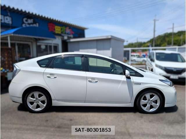Toyota PRIUS 2012-07 8330334-11