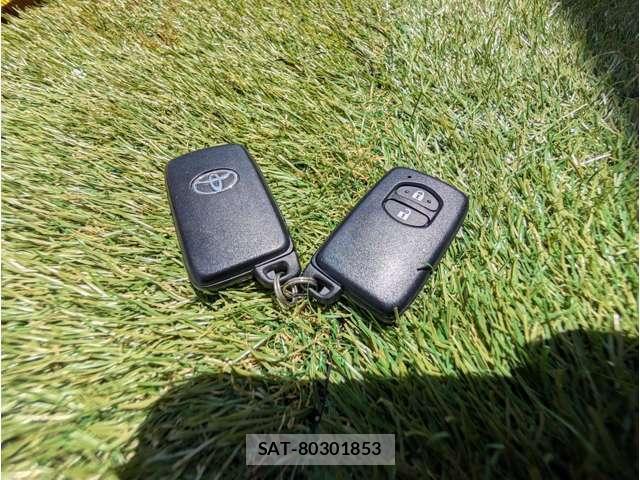 Toyota PRIUS 2012-07 8330334-18